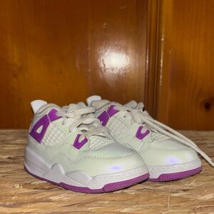 Kids Jordan 4 sneakers